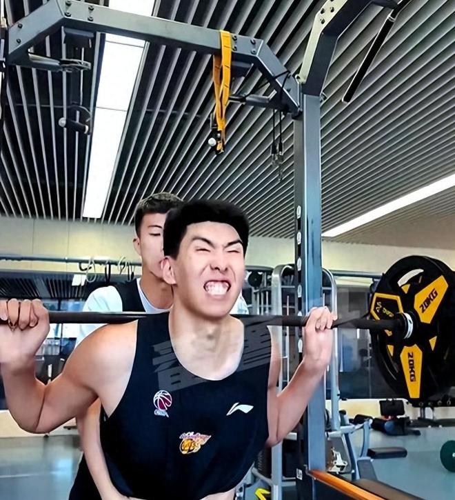 炸了！拳打前队友！七年兄弟情！离队就翻脸？
