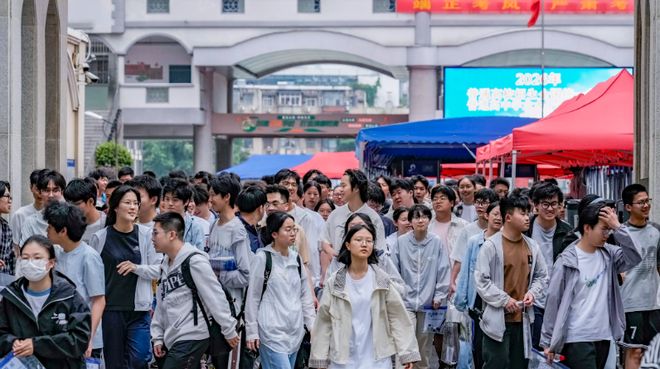 科隆主帅：留队能给赛义德