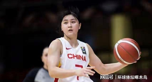 杨瀚森季前赛总结：存4大进步基本坐稳第三中锋 面临机遇与挑战