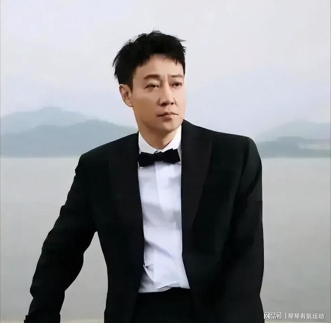 击败辛纳、萨巴伦卡!阿尔卡拉斯伤病缺席仍斩获大奖!