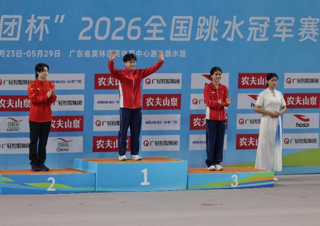 杨瀚森夏联首秀12分9板4助！媒体人：表现出来的东西比国家队要多