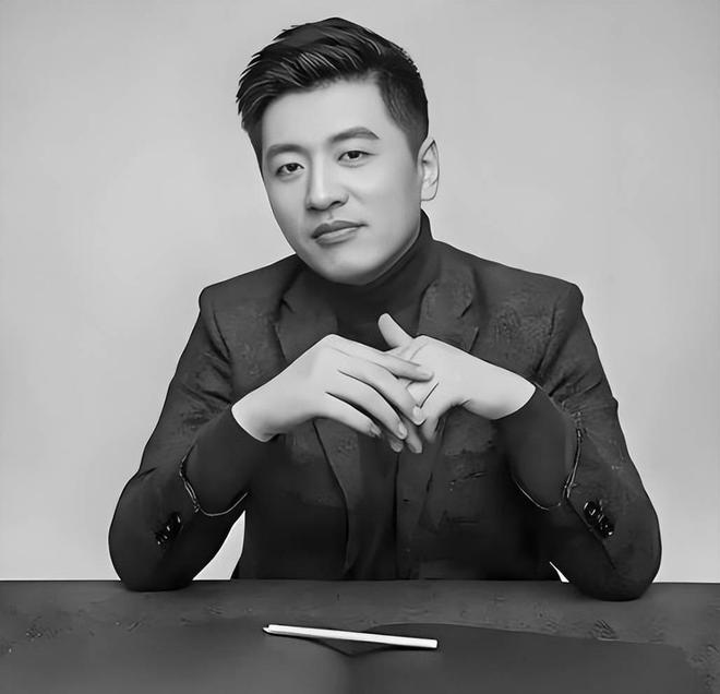 西班牙不想赢？全场慢悠悠，教练用人一塌糊涂，2将踢成卧底！