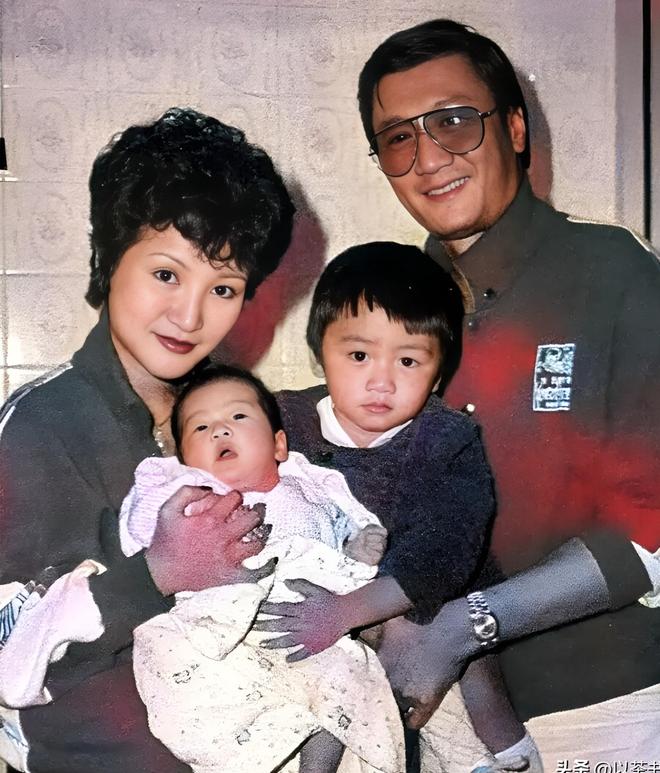 Coco悼念谢贤说出分开真相：没拿2000万，却卖了谢霆锋的劳斯莱斯