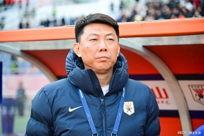 4锋线合砍8分！李梦接班人拉胯，宫鲁鸣锋无力，球迷呼吁李梦张茹归队！